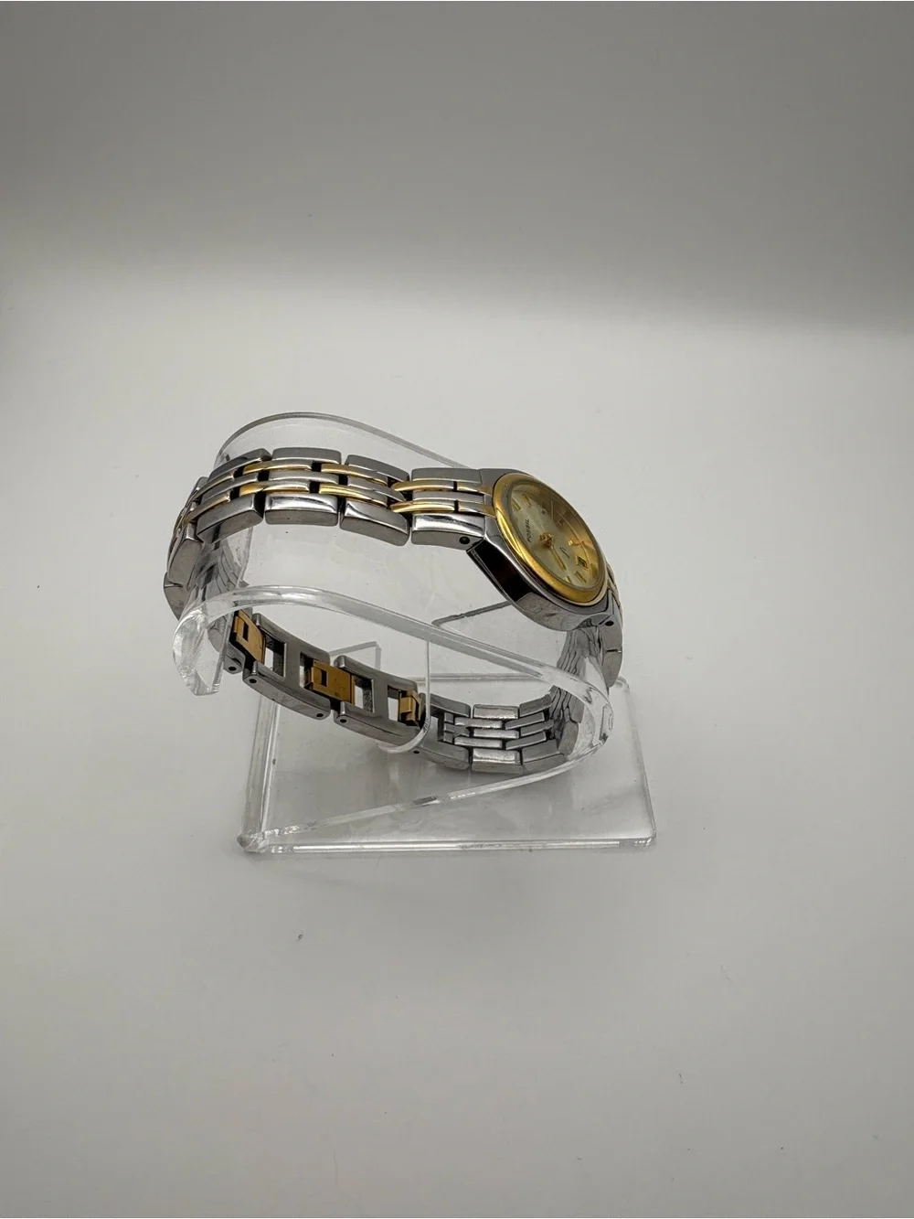 Fossil band has